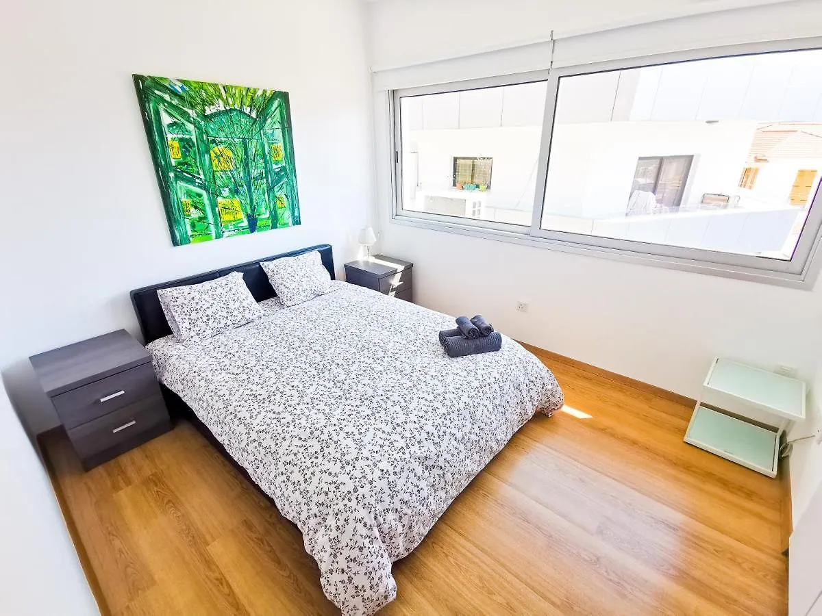 Daze Off Central Apartment, 300M To The Finikoudes Beach Larnaca